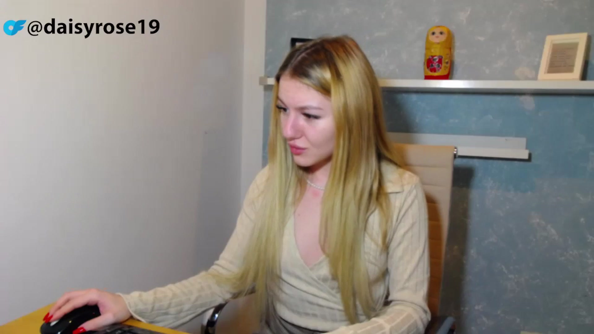 Gallery image thumbnail from DaisyRose_'s myfreecams stream on, 12/27/2023, 17:25 image 4 of 20