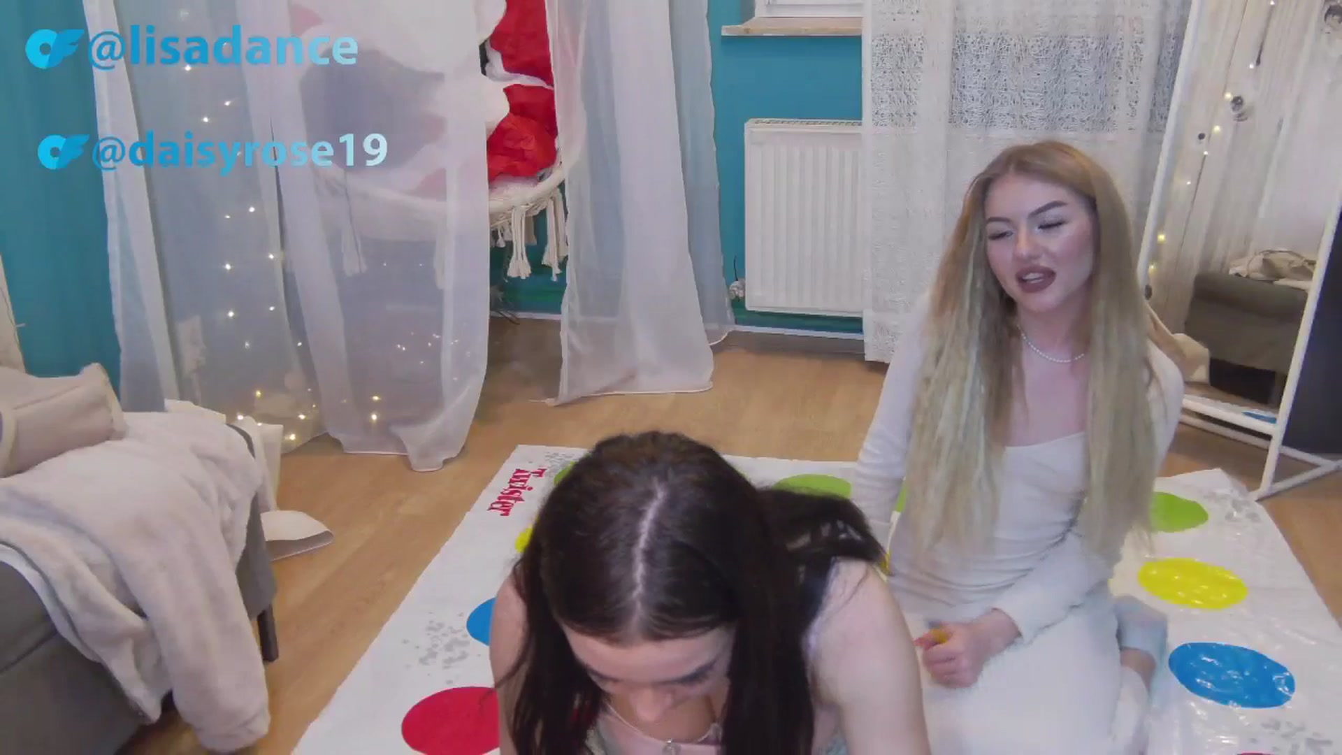 Gallery image thumbnail from DaisyRose_'s myfreecams stream on, 12/30/2023, 19:00 image 19 of 20