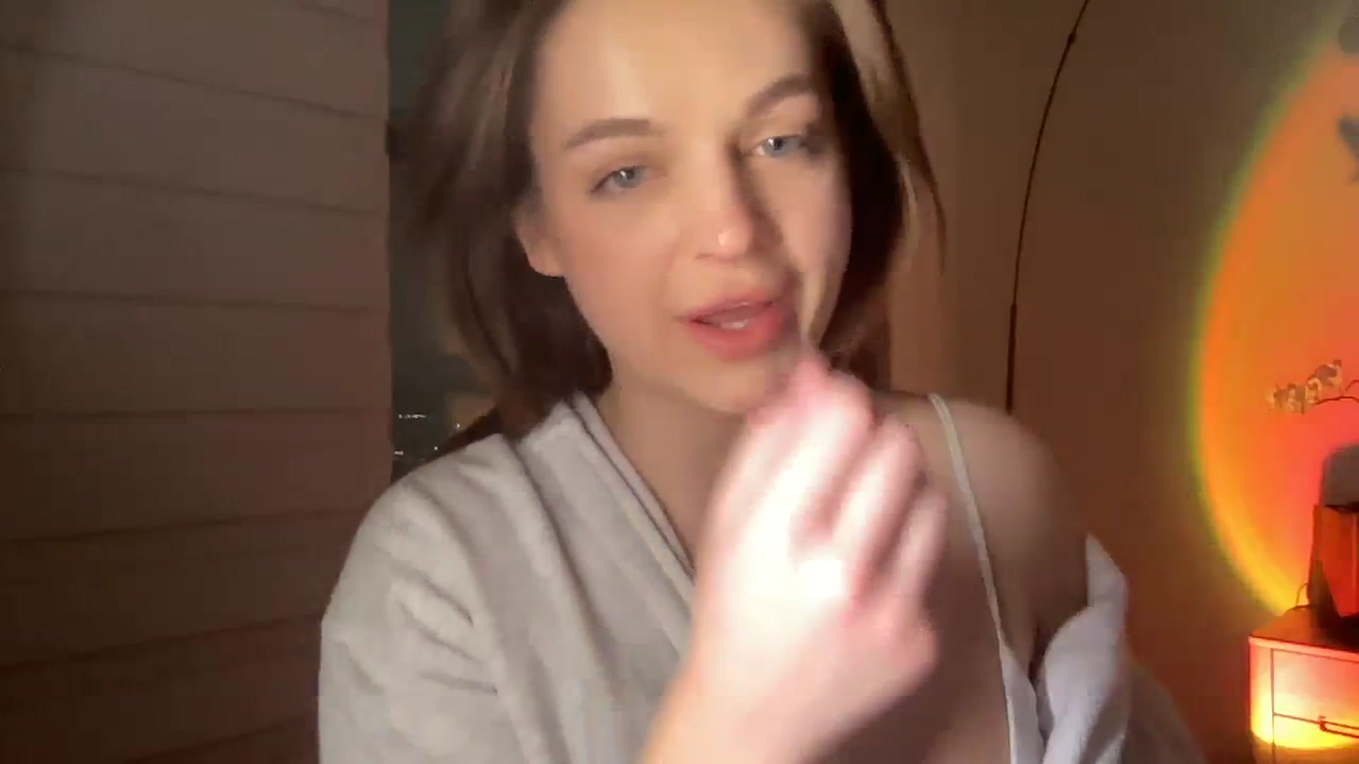 Gallery image thumbnail from Daisy_Flower1's myfreecams stream on, 01/08/2024, 08:00 image 19 of 20