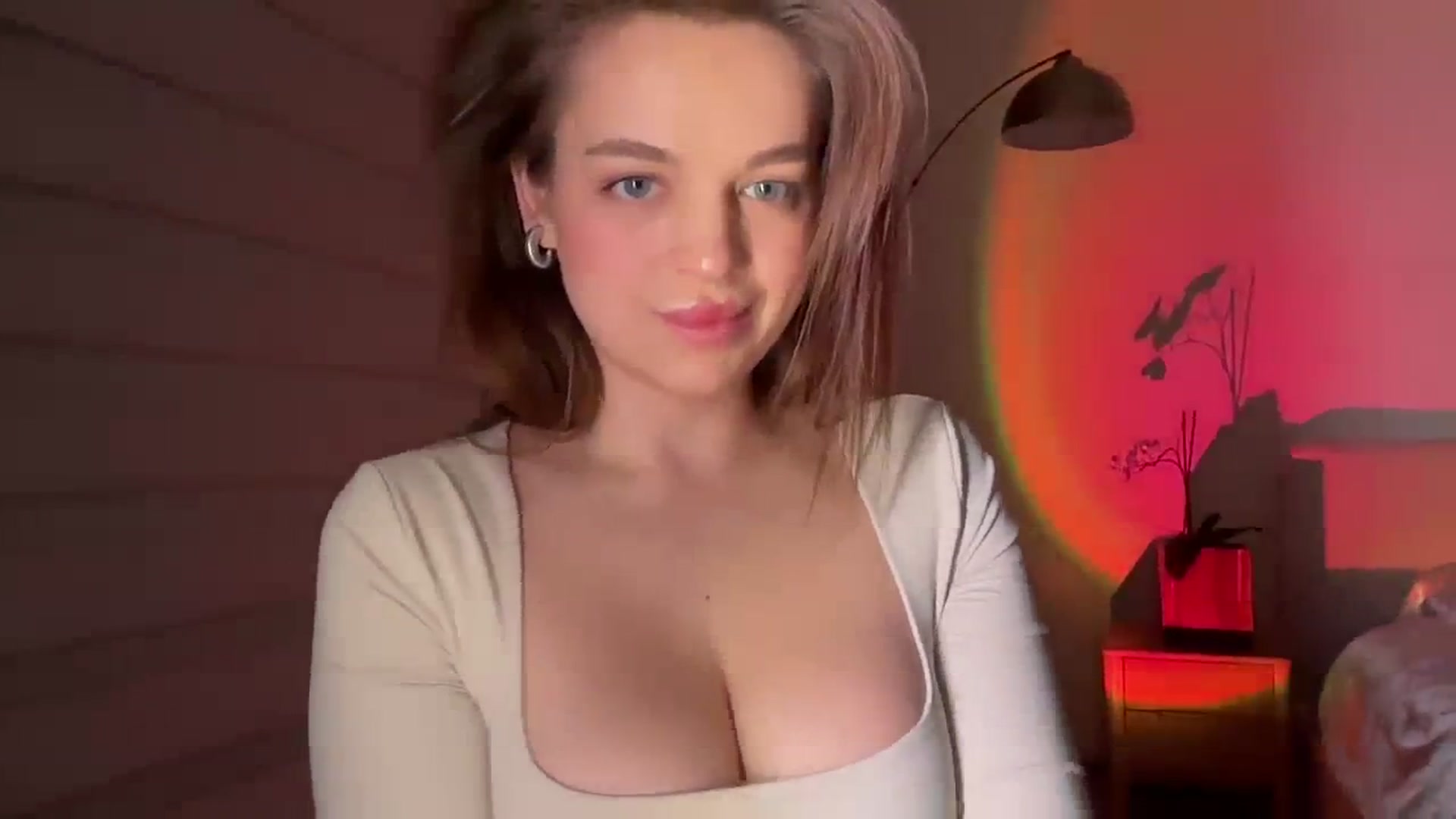 Gallery image thumbnail from Daisy_Flower1's myfreecams stream on, 01/24/2024, 05:27 image 14 of 20