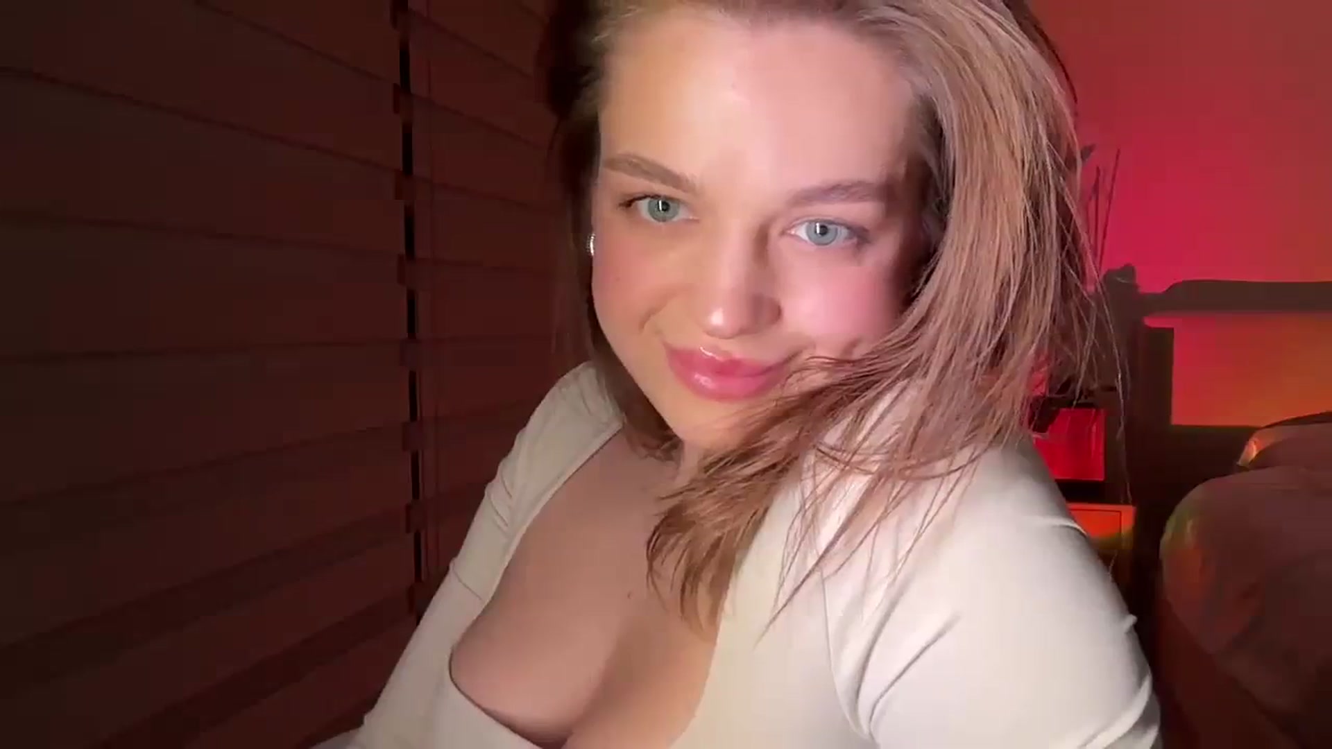 Gallery image thumbnail from Daisy_Flower1's myfreecams stream on, 01/24/2024, 05:27 image 13 of 20