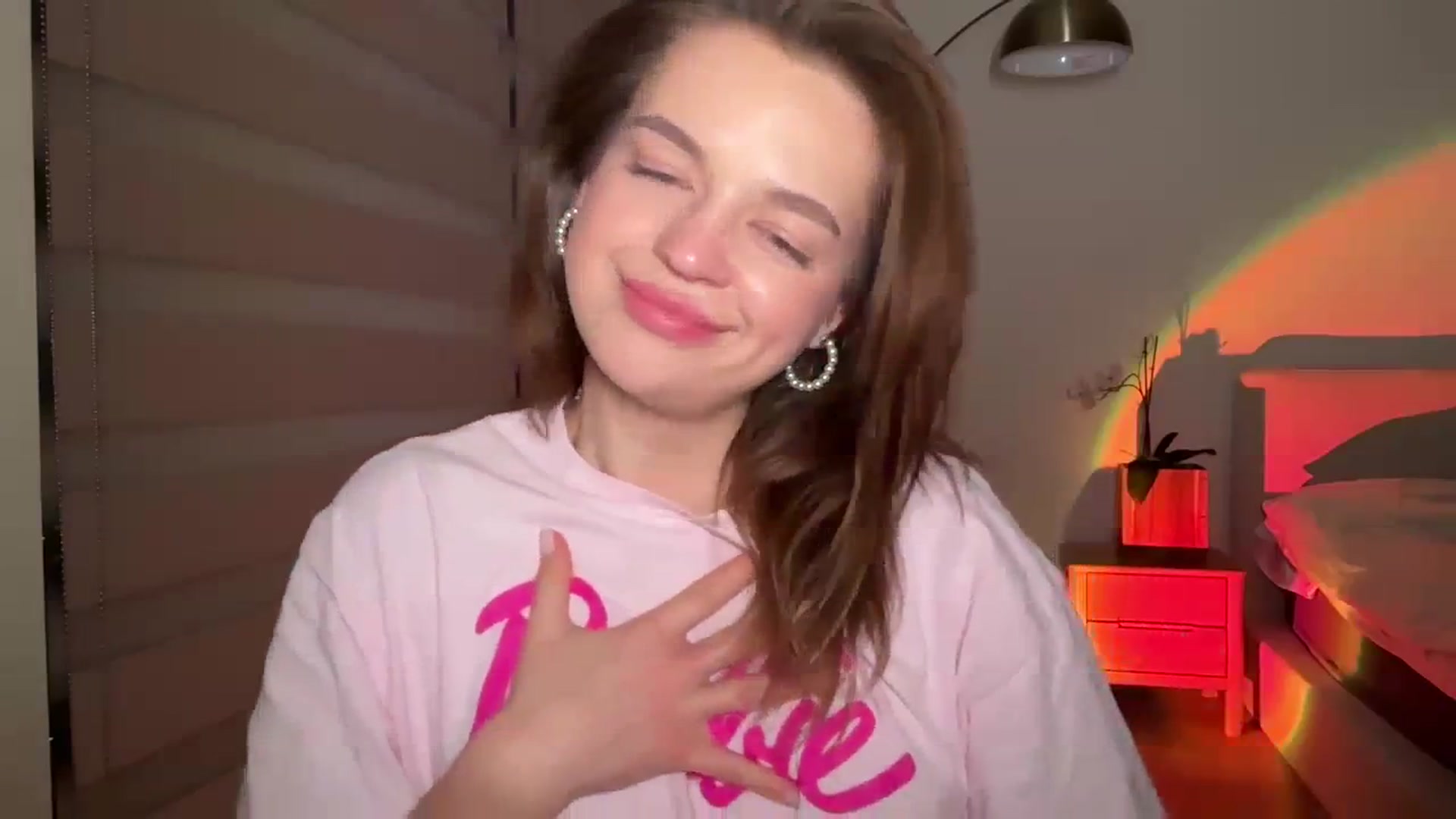 Gallery image thumbnail from Daisy_Flower1's myfreecams stream on, 01/30/2024, 08:34 image 20 of 20