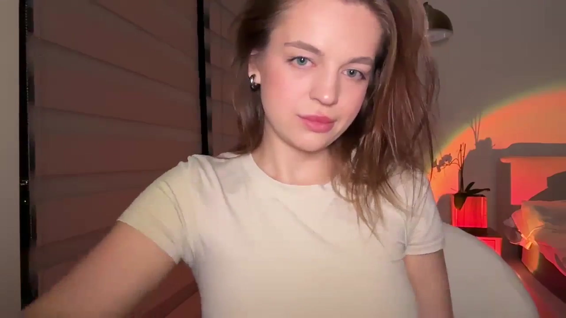 Gallery image thumbnail from Daisy_Flower1's myfreecams stream on, 01/31/2024, 07:52 image 16 of 20