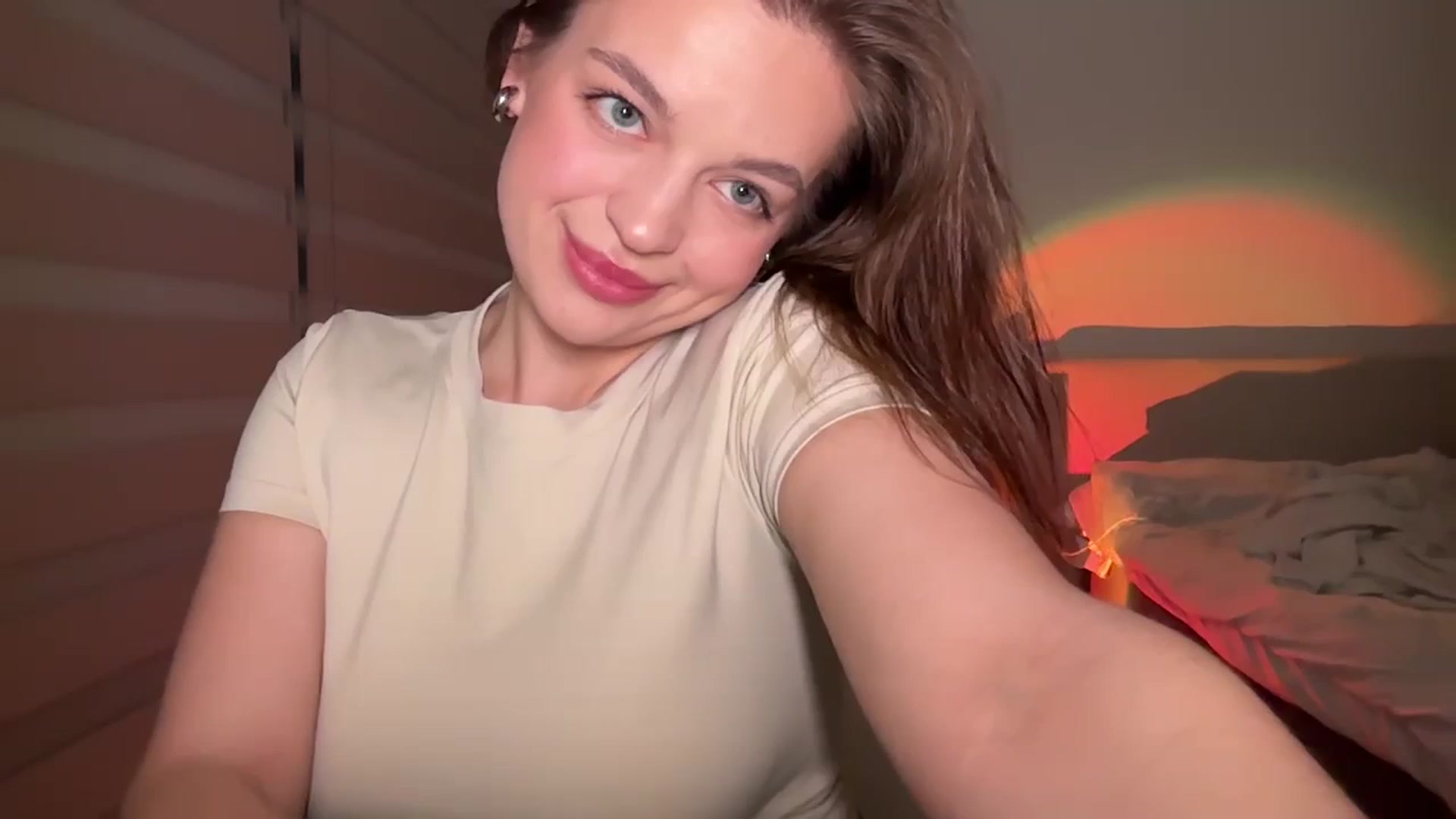 Gallery image thumbnail from Daisy_Flower1's myfreecams stream on, 01/31/2024, 07:52 image 1 of 20