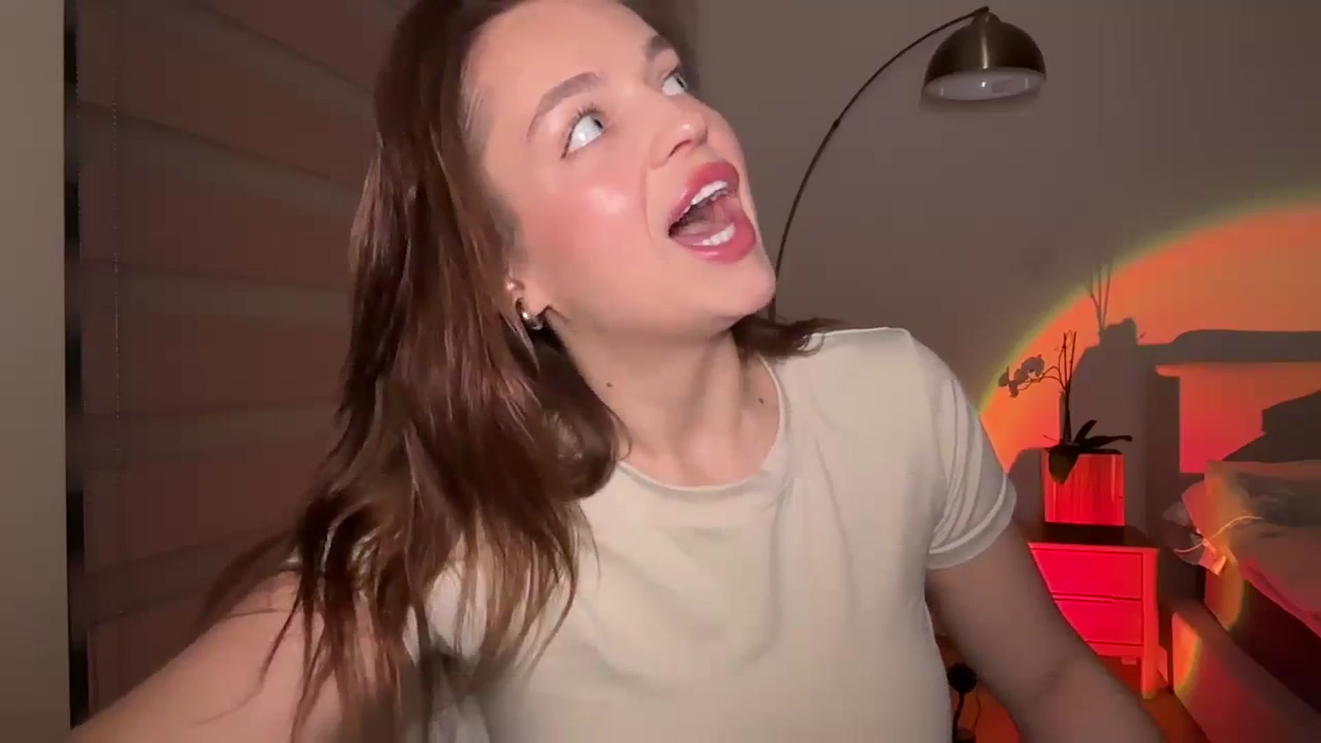 Gallery image thumbnail from Daisy_Flower1's myfreecams stream on, 01/31/2024, 07:52 image 5 of 20