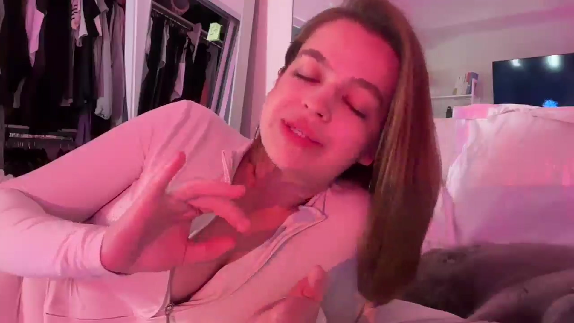 Gallery image thumbnail from Daisy_Flower1's myfreecams stream on, 02/26/2025, 08:55 image 18 of 20