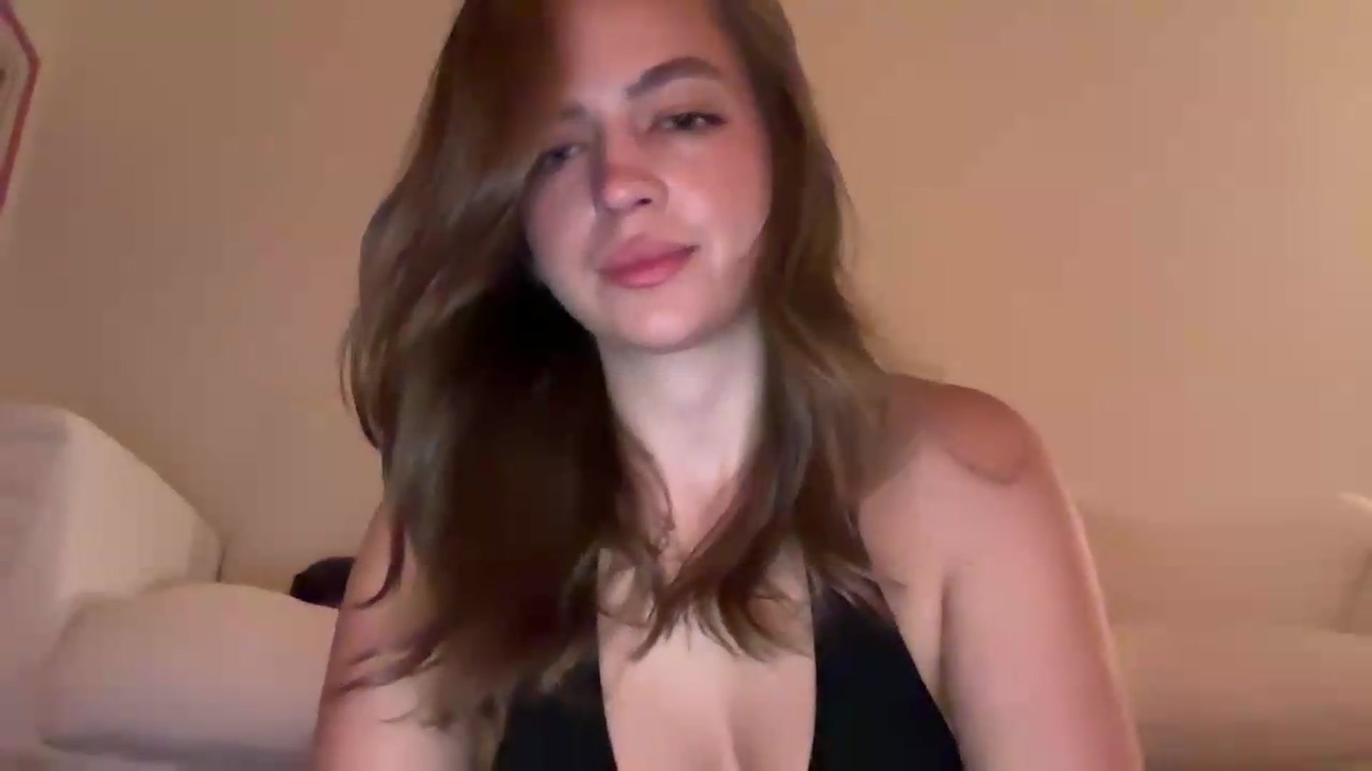 Gallery image thumbnail from Daisy_Flower1's myfreecams stream on, 09/10/2026, 03:04 image 12 of 20