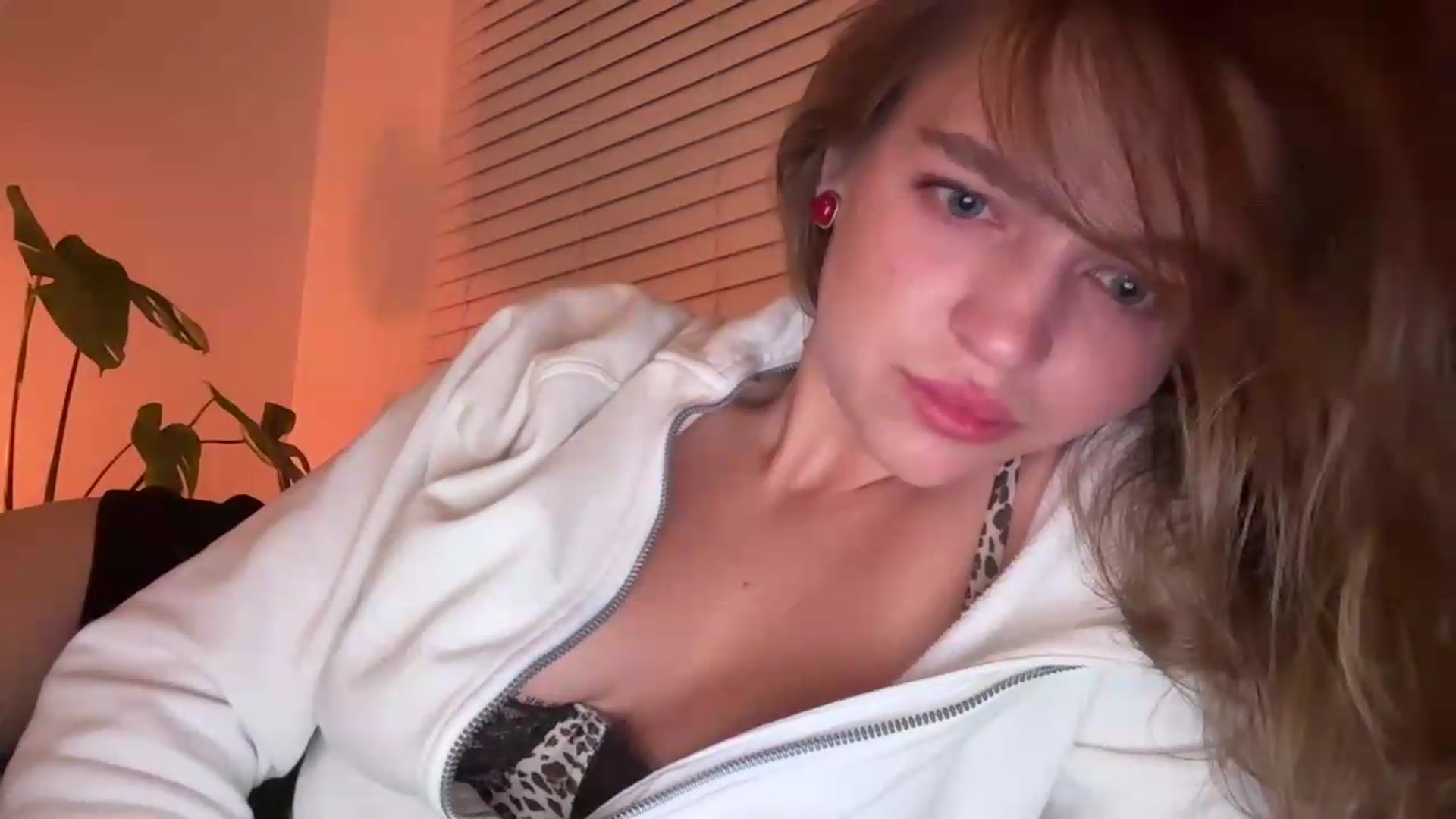 Gallery image thumbnail from Daisy_Flower1's myfreecams stream on, 09/12/2026, 08:57 image 3 of 20