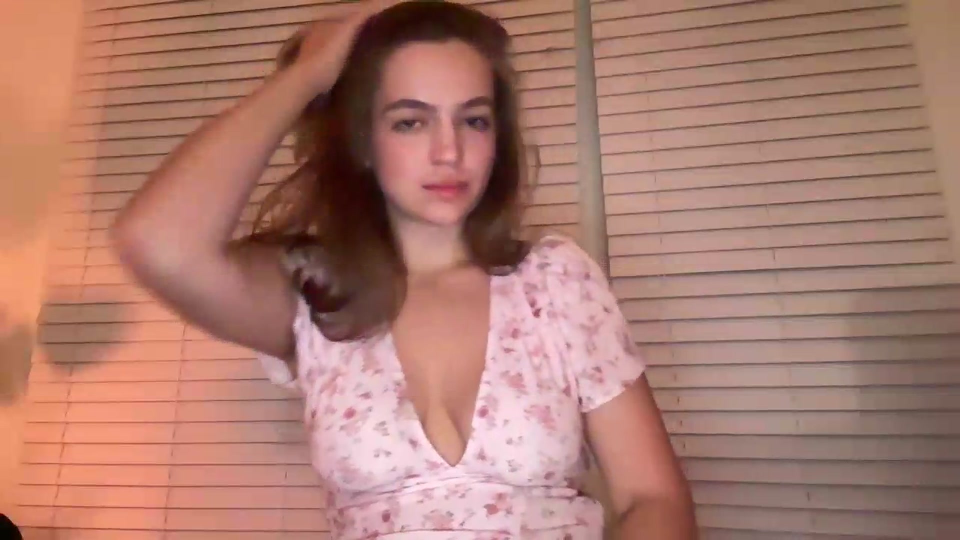 Gallery image thumbnail from Daisy_Flower1's myfreecams stream on, 09/13/2026, 05:28 image 16 of 20
