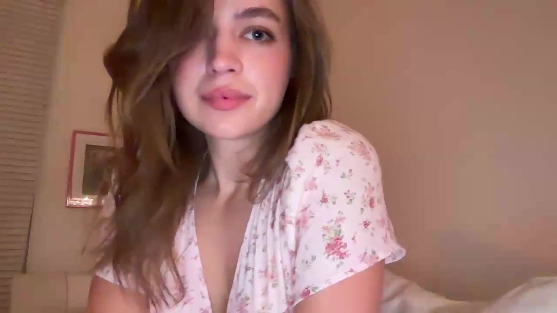 Gallery image thumbnail from Daisy_Flower1's myfreecams stream on, 09/14/2026, 05:59 image 13 of 20