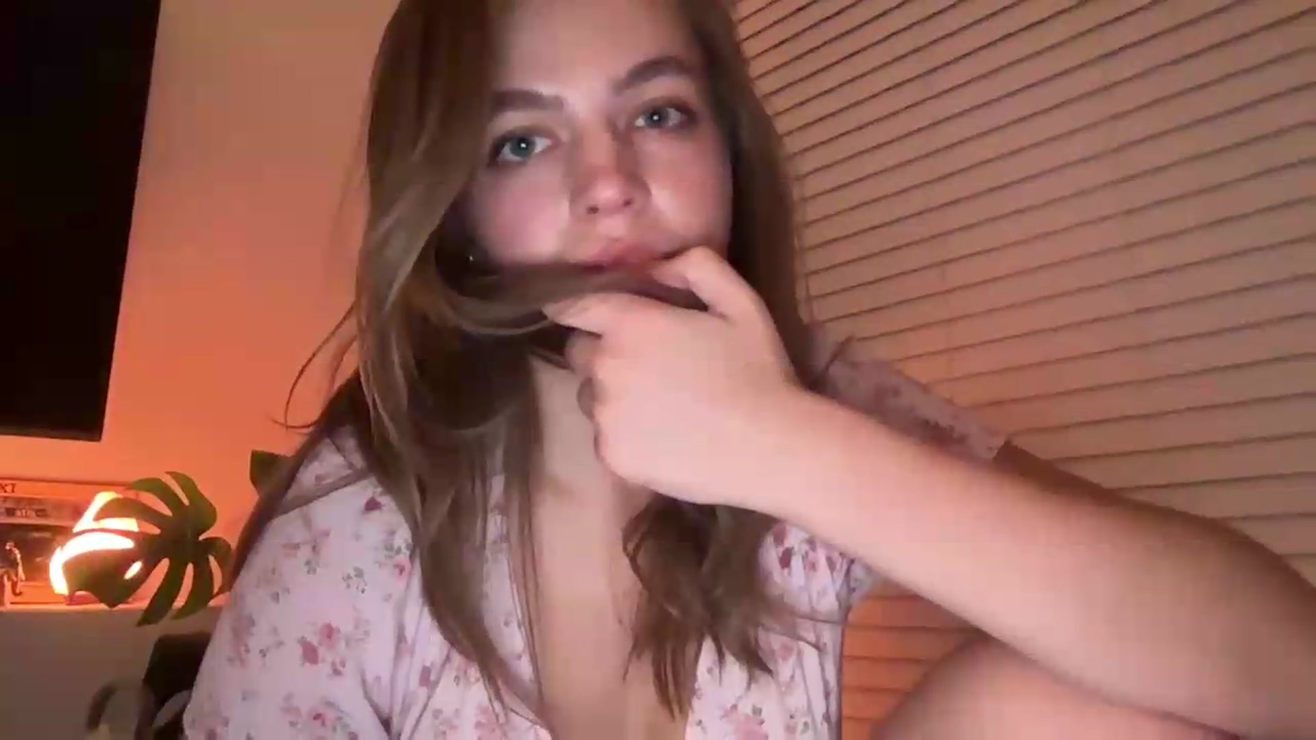 Gallery image thumbnail from Daisy_Flower1's myfreecams stream on, 09/14/2026, 07:05 image 19 of 20