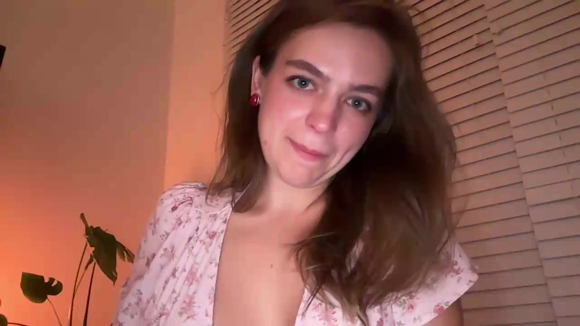 Gallery image thumbnail from Daisy_Flower1's myfreecams stream on, 09/14/2026, 08:09 image 15 of 20