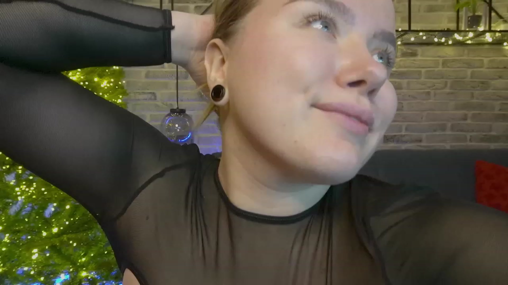 Gallery image thumbnail from Daisy_Stacey's myfreecams stream on, 12/11/2023, 10:42 image 18 of 20
