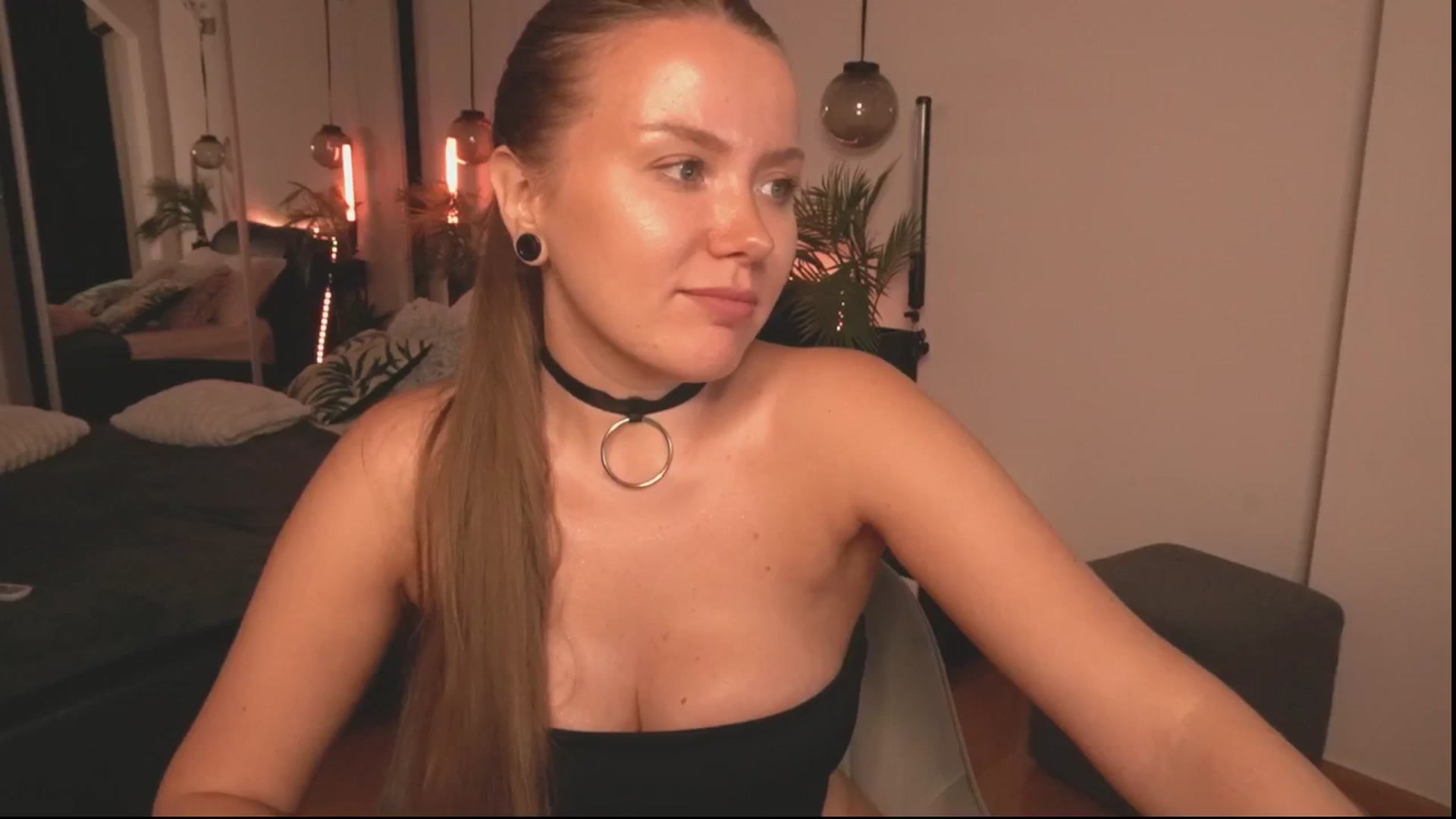 Gallery image thumbnail from Daisy_Stacey's myfreecams stream on, 08/18/2025, 18:25 image 1 of 20