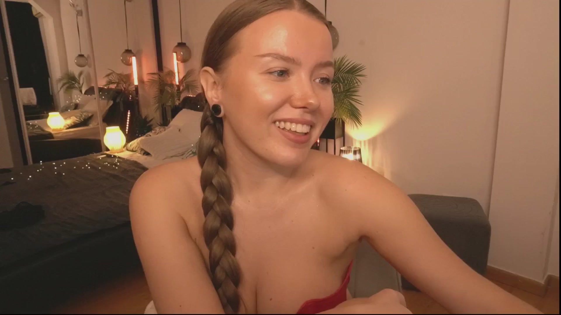 Gallery image thumbnail from Daisy_Stacey's myfreecams stream on, 09/20/2025, 19:42 image 18 of 20