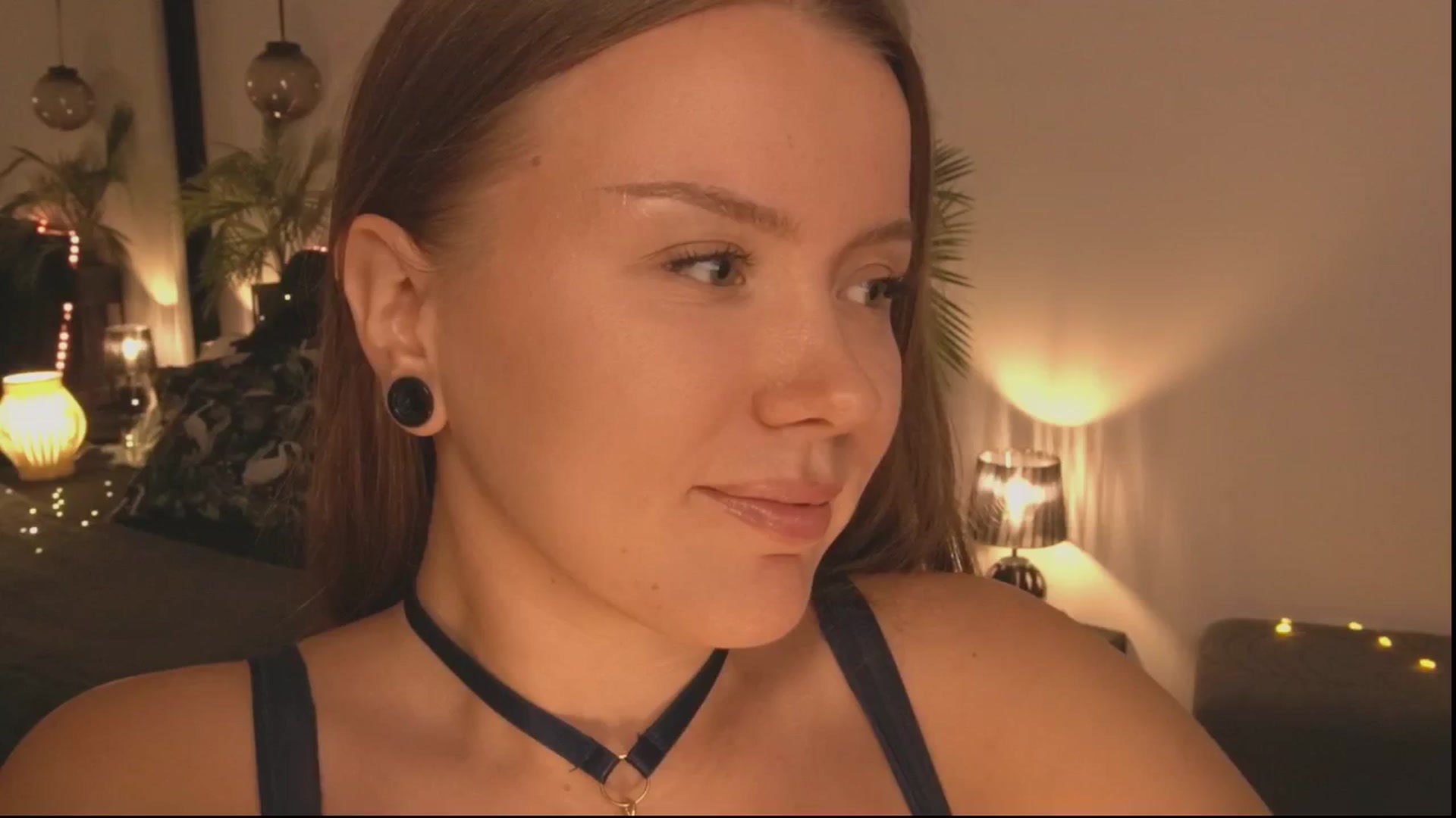 Gallery image thumbnail from Daisy_Stacey's myfreecams stream on, 11/18/2025, 22:24 image 14 of 20
