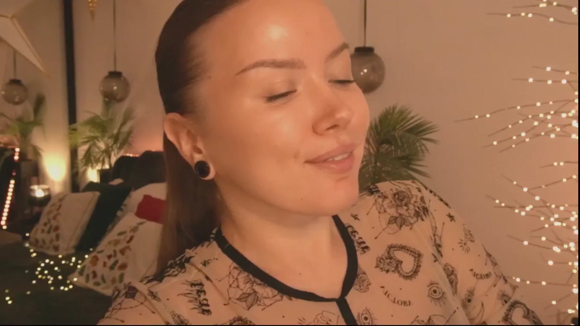 Gallery image thumbnail from Daisy_Stacey's myfreecams stream on, 12/07/2025, 24:21 image 14 of 20