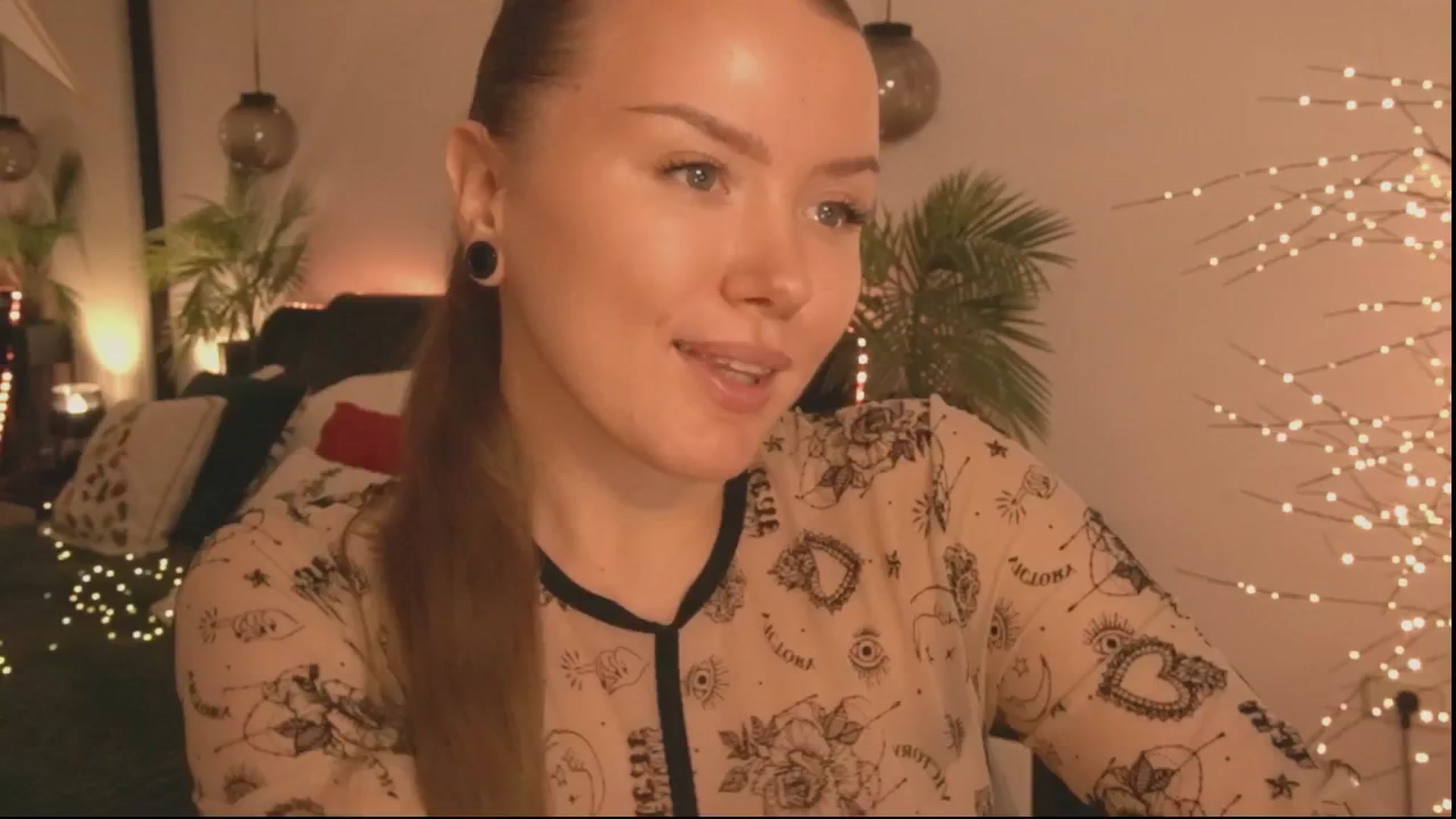 Gallery image thumbnail from Daisy_Stacey's myfreecams stream on, 12/07/2025, 24:21 image 10 of 20