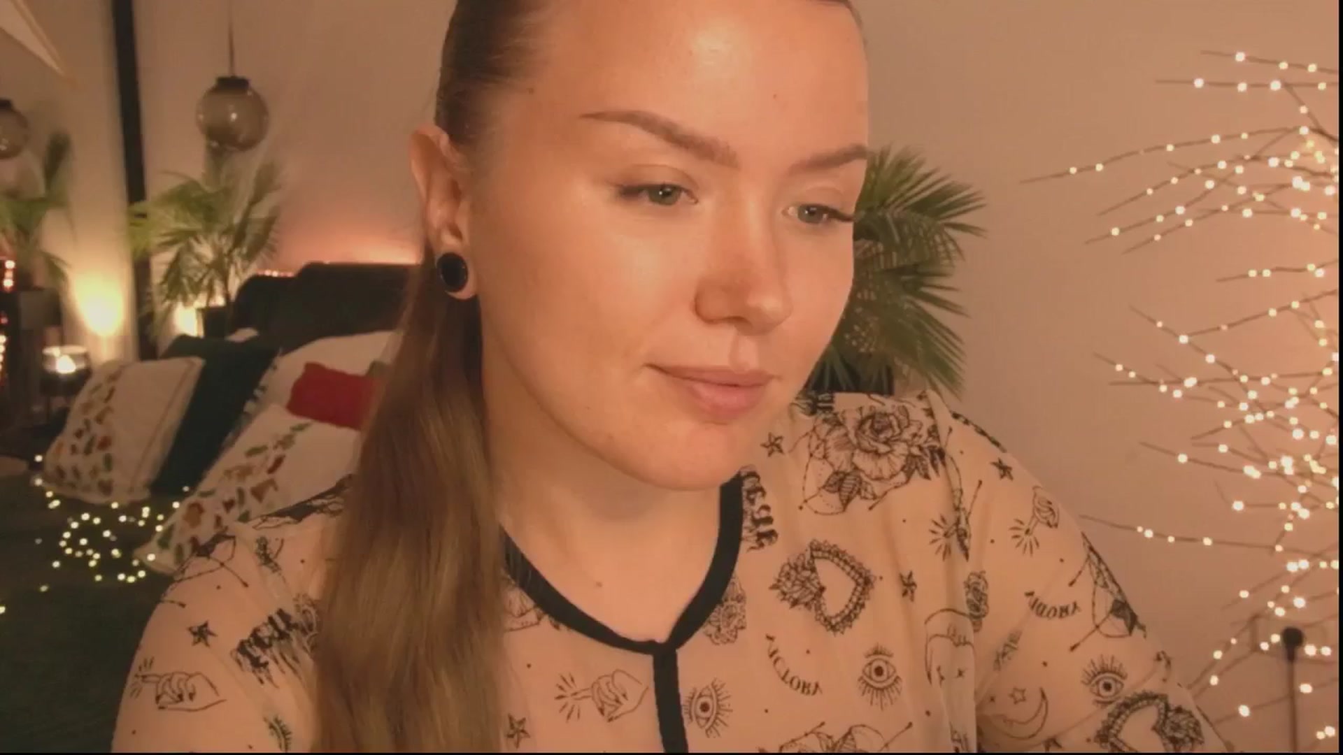 Gallery image thumbnail from Daisy_Stacey's myfreecams stream on, 12/07/2025, 24:21 image 9 of 20