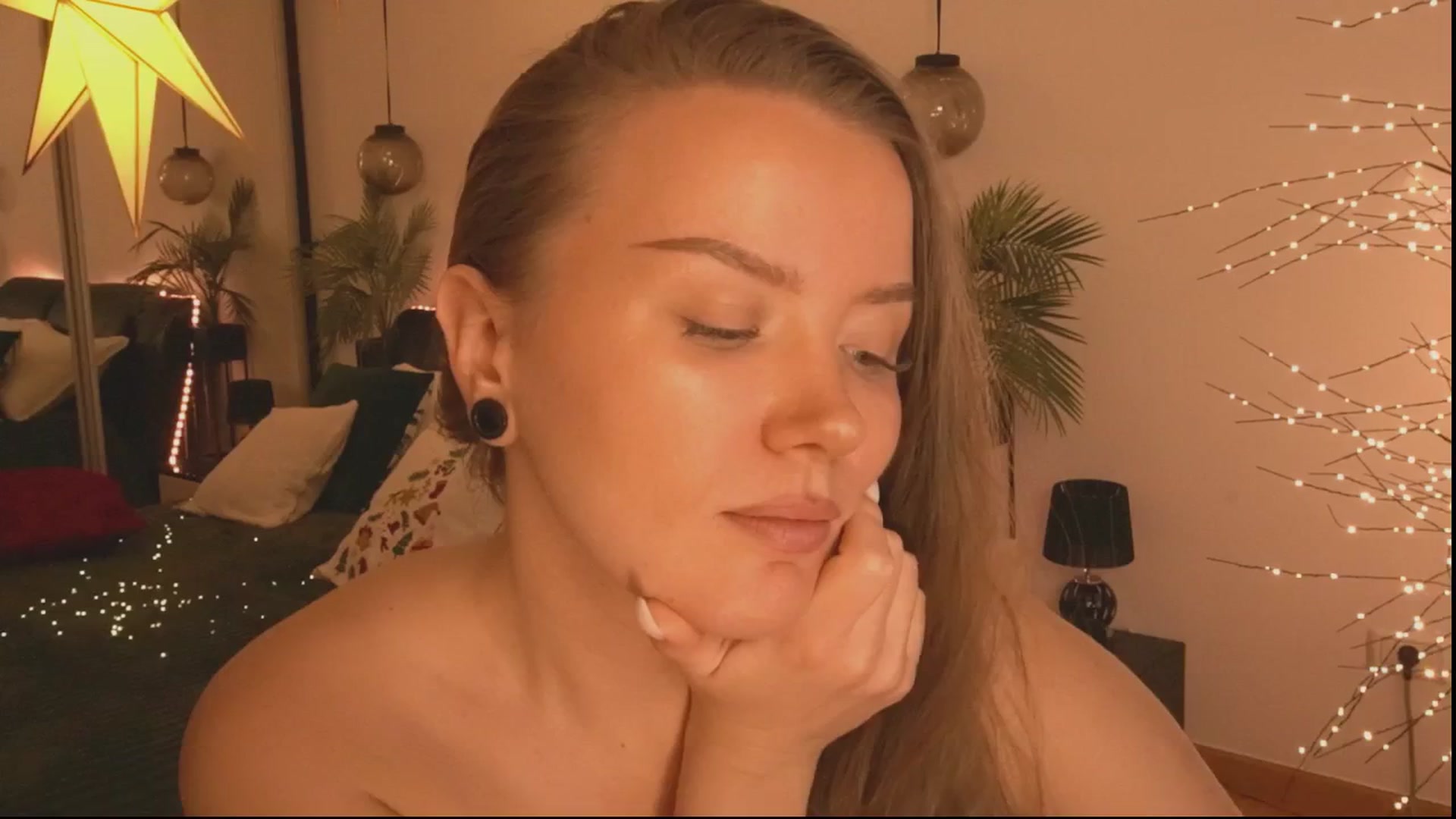 Gallery image thumbnail from Daisy_Stacey's myfreecams stream on, 12/16/2025, 22:47 image 20 of 20