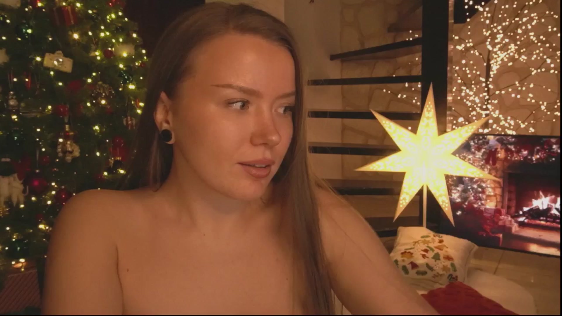 Gallery image thumbnail from Daisy_Stacey's myfreecams stream on, 12/25/2025, 23:05 image 14 of 20