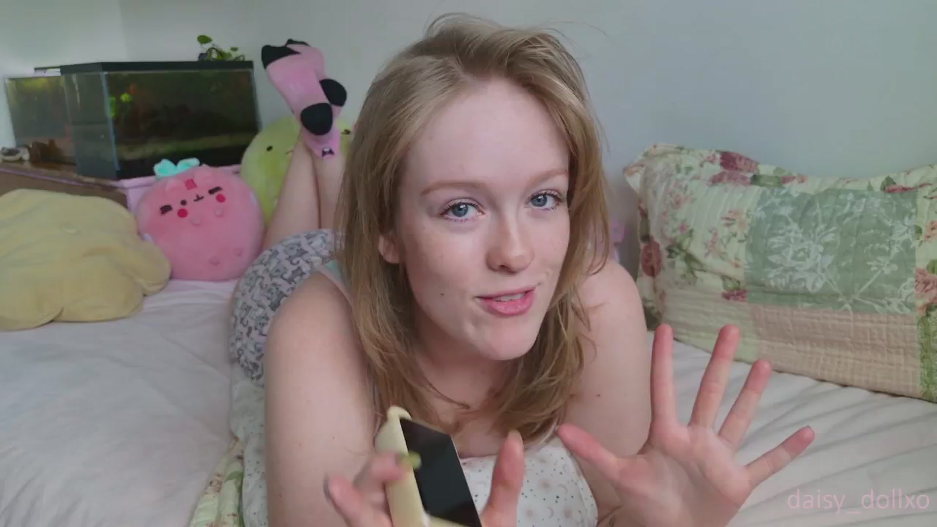 Gallery image thumbnail from Daisy_dollxo's myfreecams stream on, 08/12/2025, 17:21 image 13 of 20