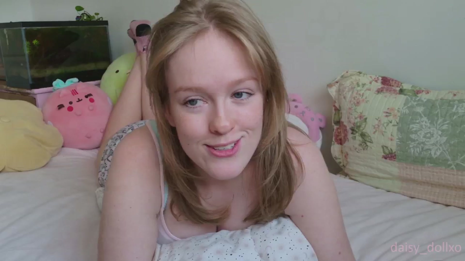Gallery image thumbnail from Daisy_dollxo's myfreecams stream on, 08/12/2025, 18:08 image 9 of 20