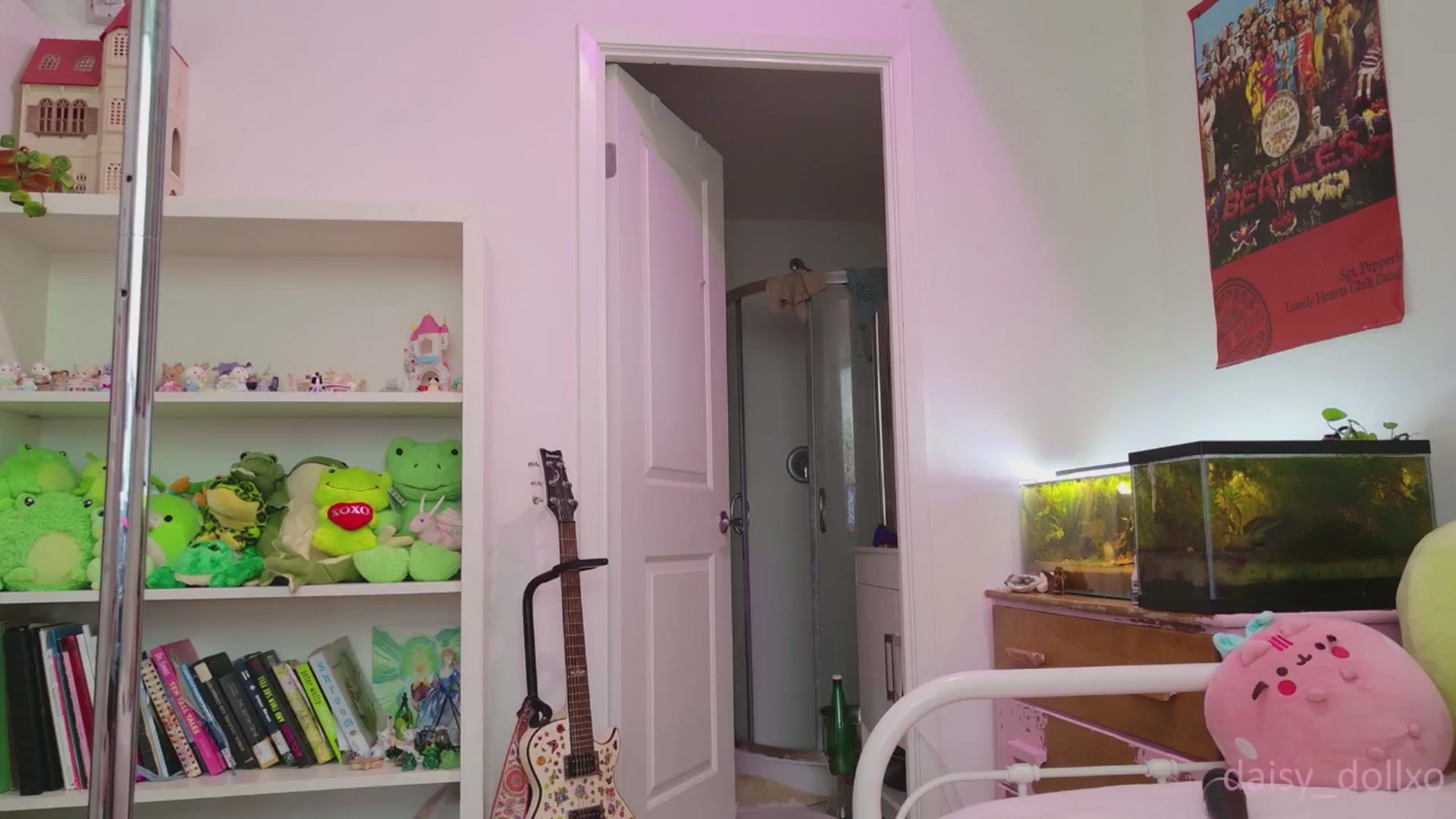Gallery image thumbnail from Daisy_dollxo's myfreecams stream on, 08/12/2025, 21:34 image 15 of 20