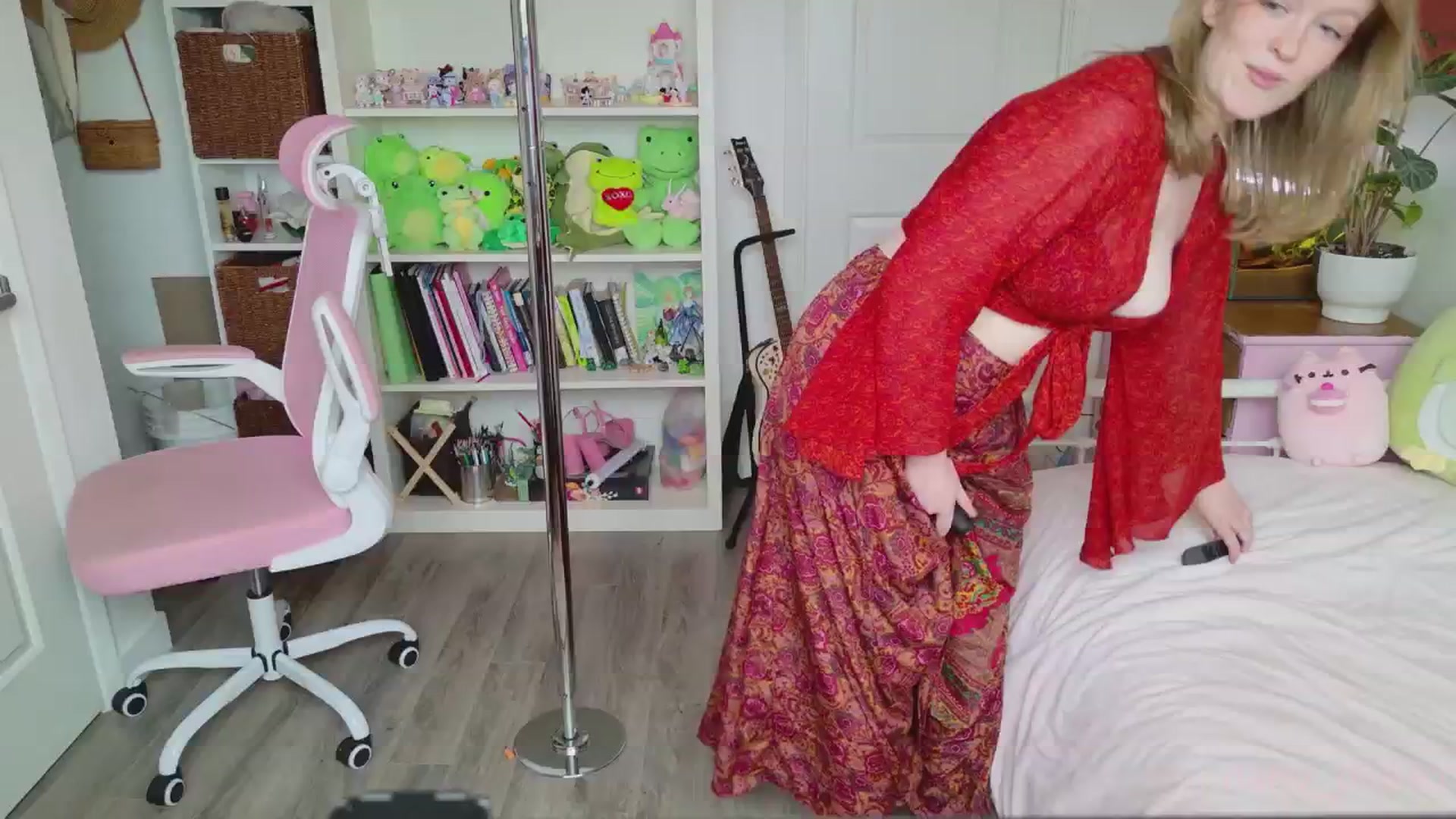 Gallery image thumbnail from Daisy_dollxo's myfreecams stream on, 08/19/2025, 16:59 image 7 of 20