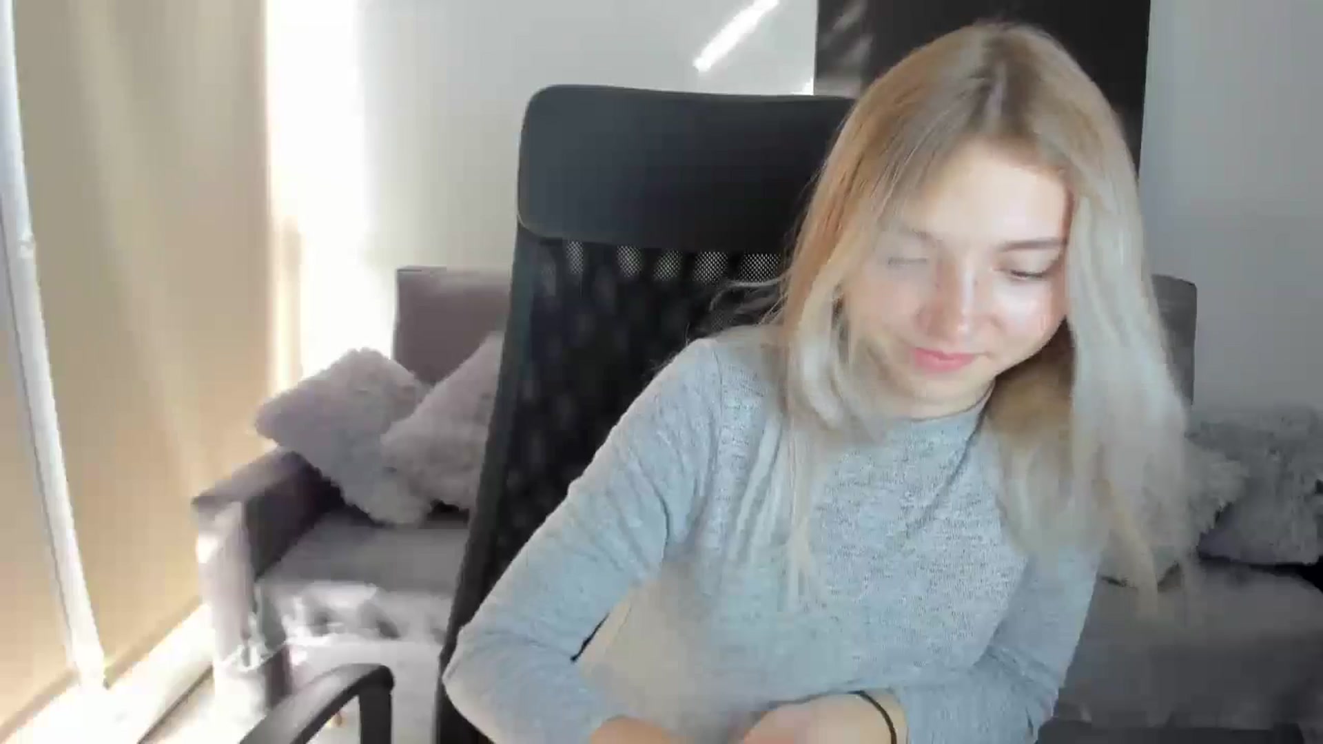 Gallery image thumbnail from Daisyy's myfreecams stream on, 08/18/2024, 14:20 image 19 of 20