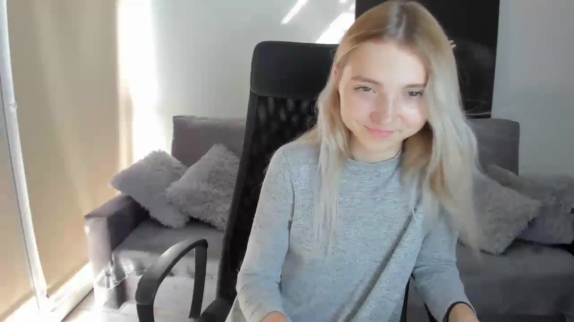 Gallery image thumbnail from Daisyy's myfreecams stream on, 08/18/2024, 14:20 image 4 of 20