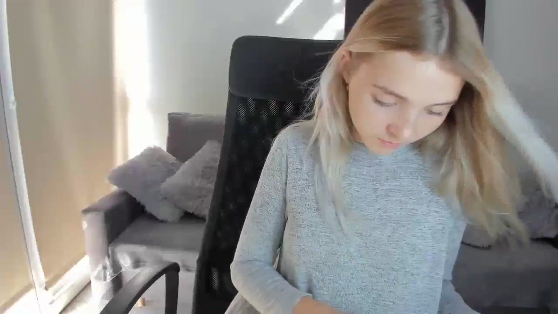 Gallery image thumbnail from Daisyy's myfreecams stream on, 08/18/2024, 14:20 image 6 of 20