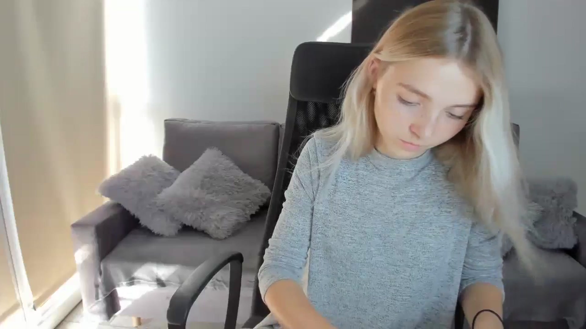 Gallery image thumbnail from Daisyy's myfreecams stream on, 08/18/2024, 14:44 image 2 of 20