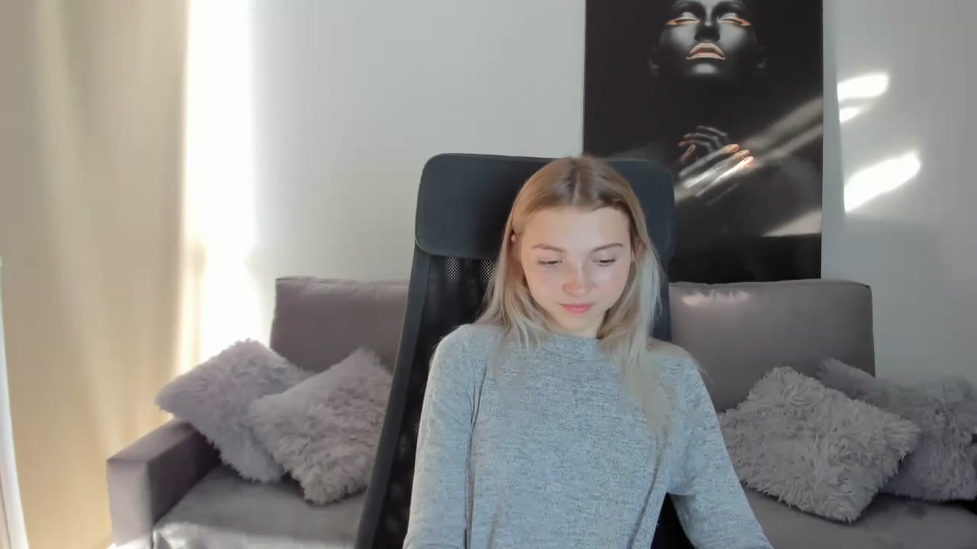 Gallery image thumbnail from Daisyy's myfreecams stream on, 08/18/2024, 15:29 image 6 of 20