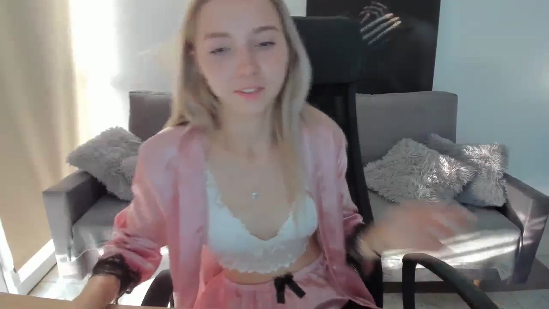Gallery image thumbnail from Daisyy's myfreecams stream on, 08/18/2024, 16:37 image 14 of 20