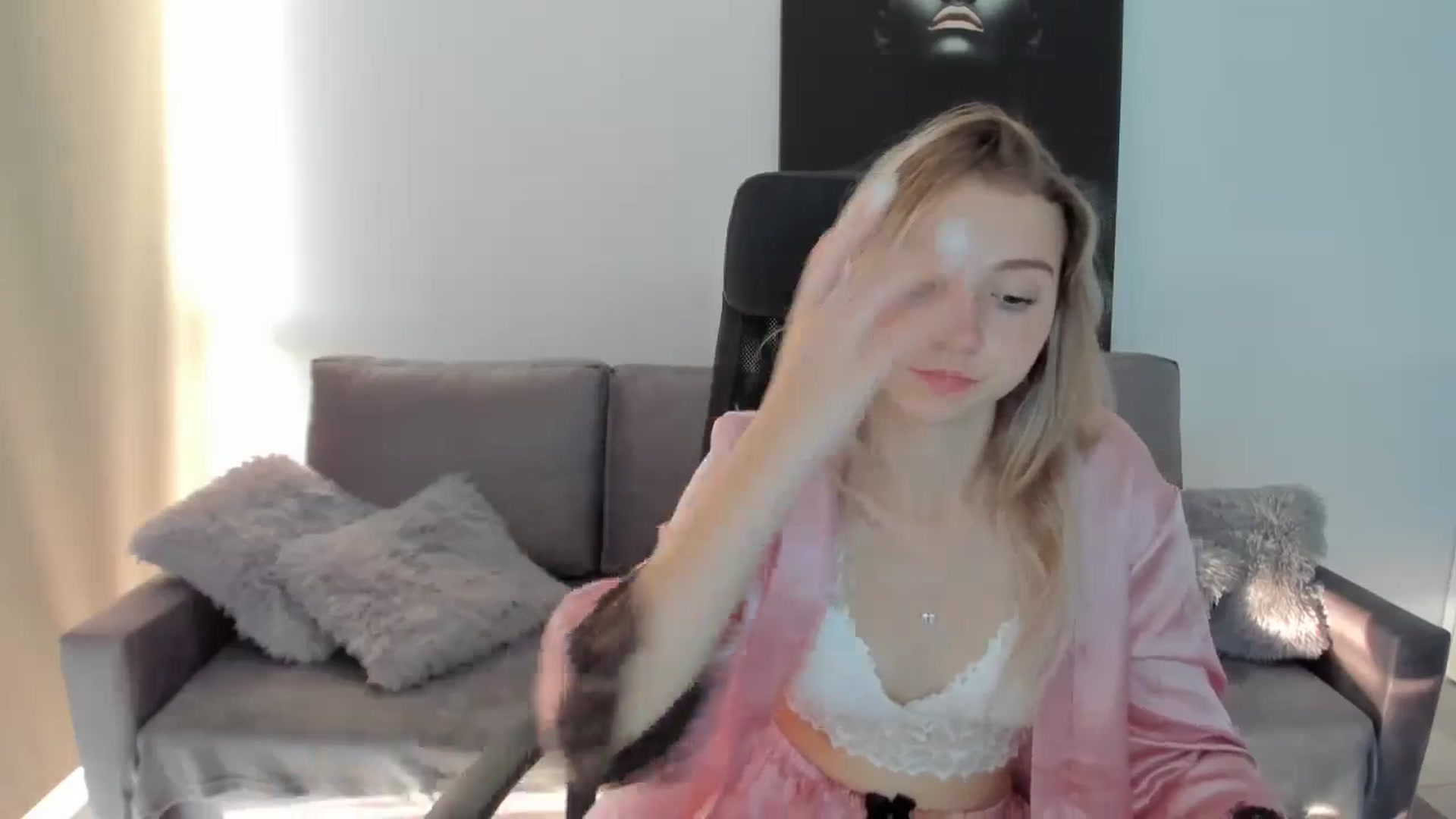 Gallery image thumbnail from Daisyy's myfreecams stream on, 08/18/2024, 17:05 image 10 of 20