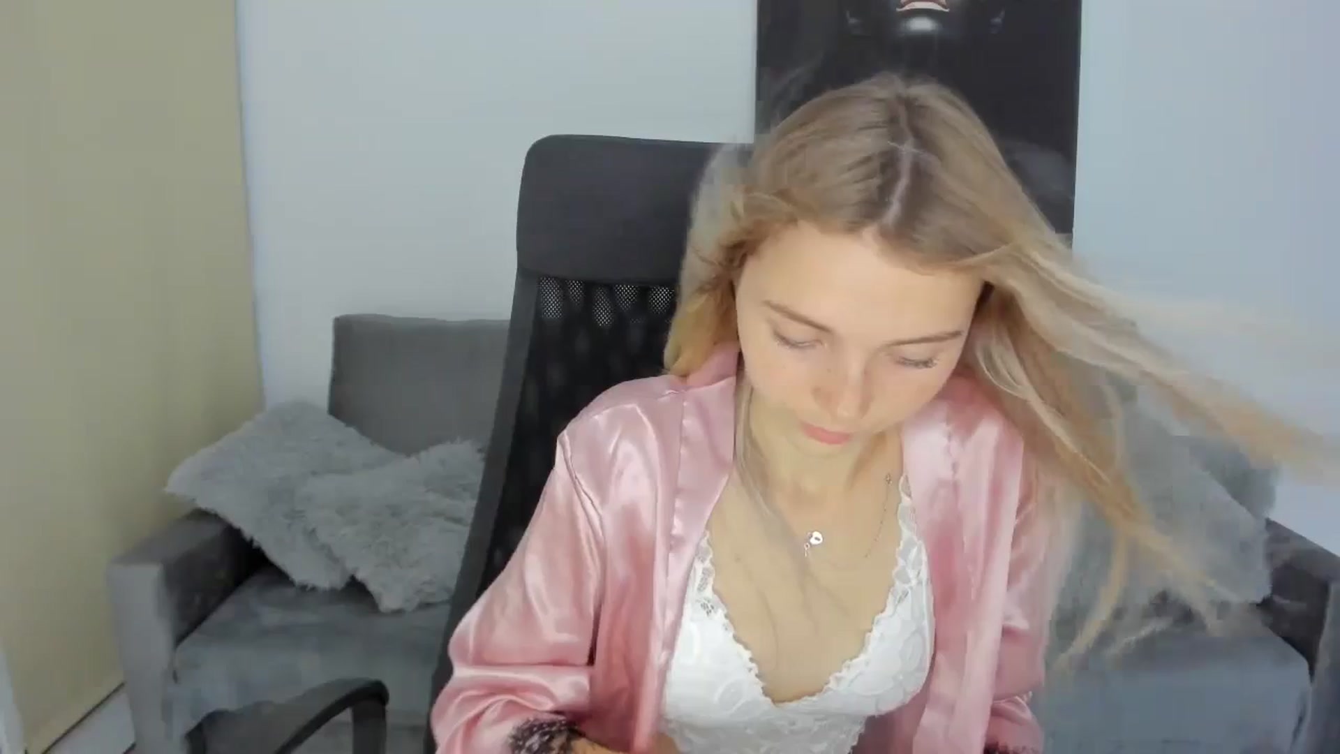 Gallery image thumbnail from Daisyy's myfreecams stream on, 08/18/2024, 19:28 image 2 of 20
