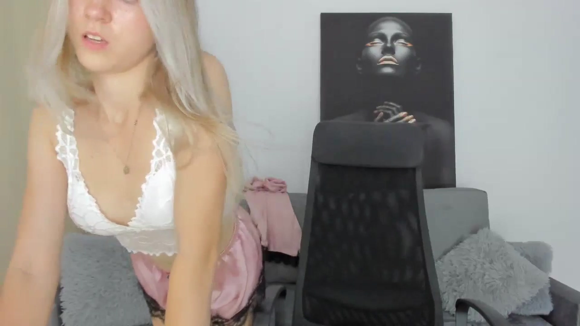 Gallery image thumbnail from Daisyy's myfreecams stream on, 08/18/2024, 21:08 image 2 of 20