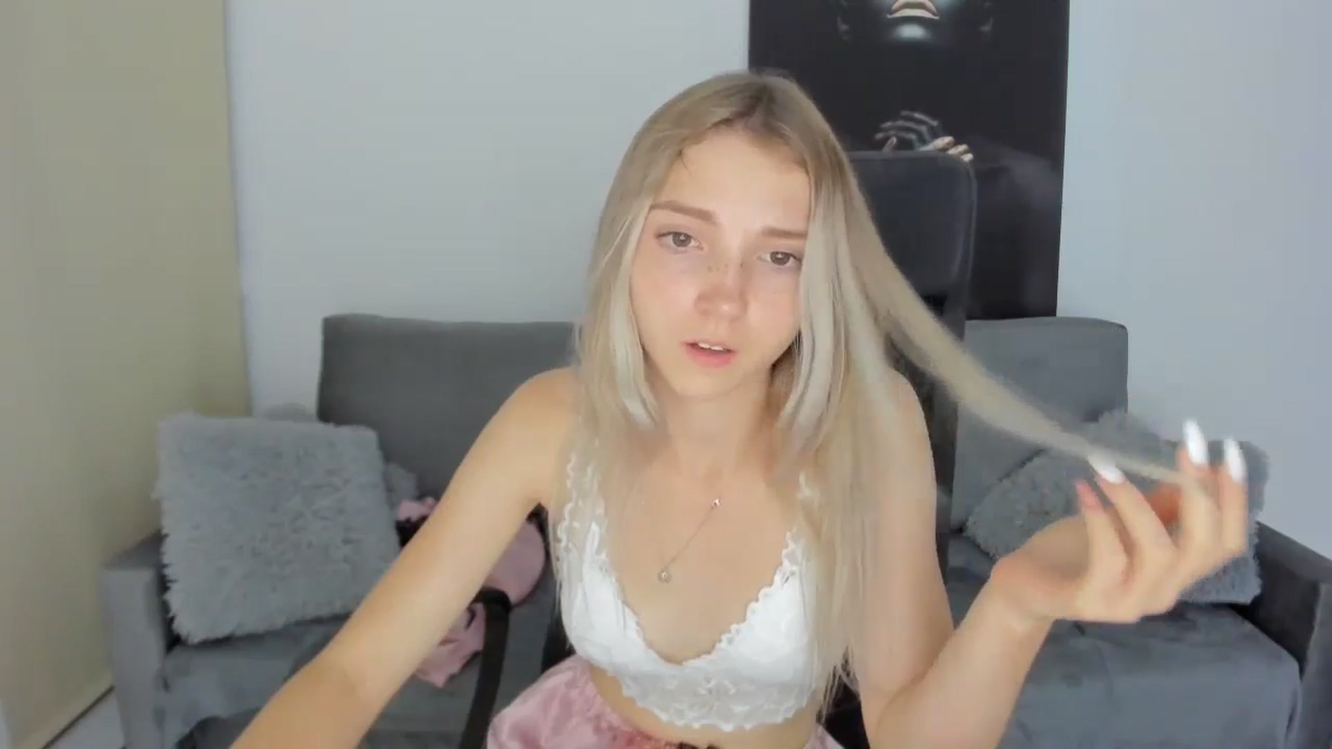Gallery image thumbnail from Daisyy's myfreecams stream on, 08/18/2024, 21:54 image 16 of 20