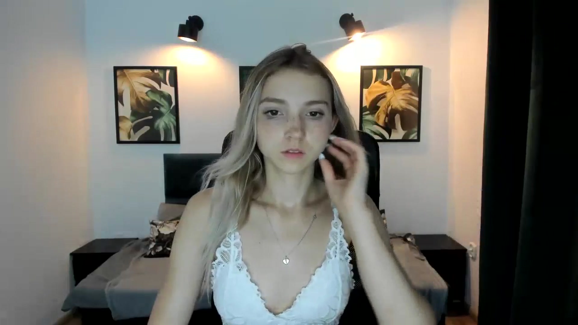 Gallery image thumbnail from Daisyy's myfreecams stream on, 08/20/2024, 01:28 image 2 of 20