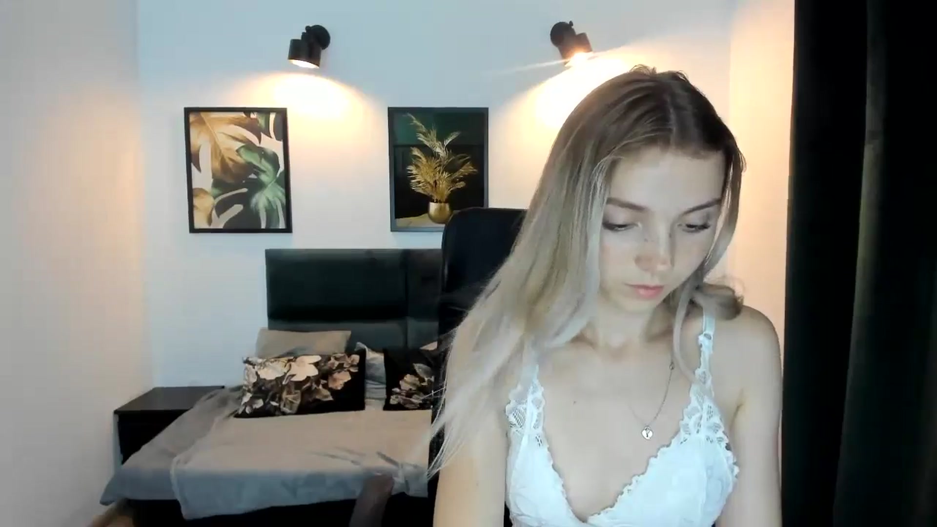 Gallery image thumbnail from Daisyy's myfreecams stream on, 08/20/2024, 01:28 image 16 of 20