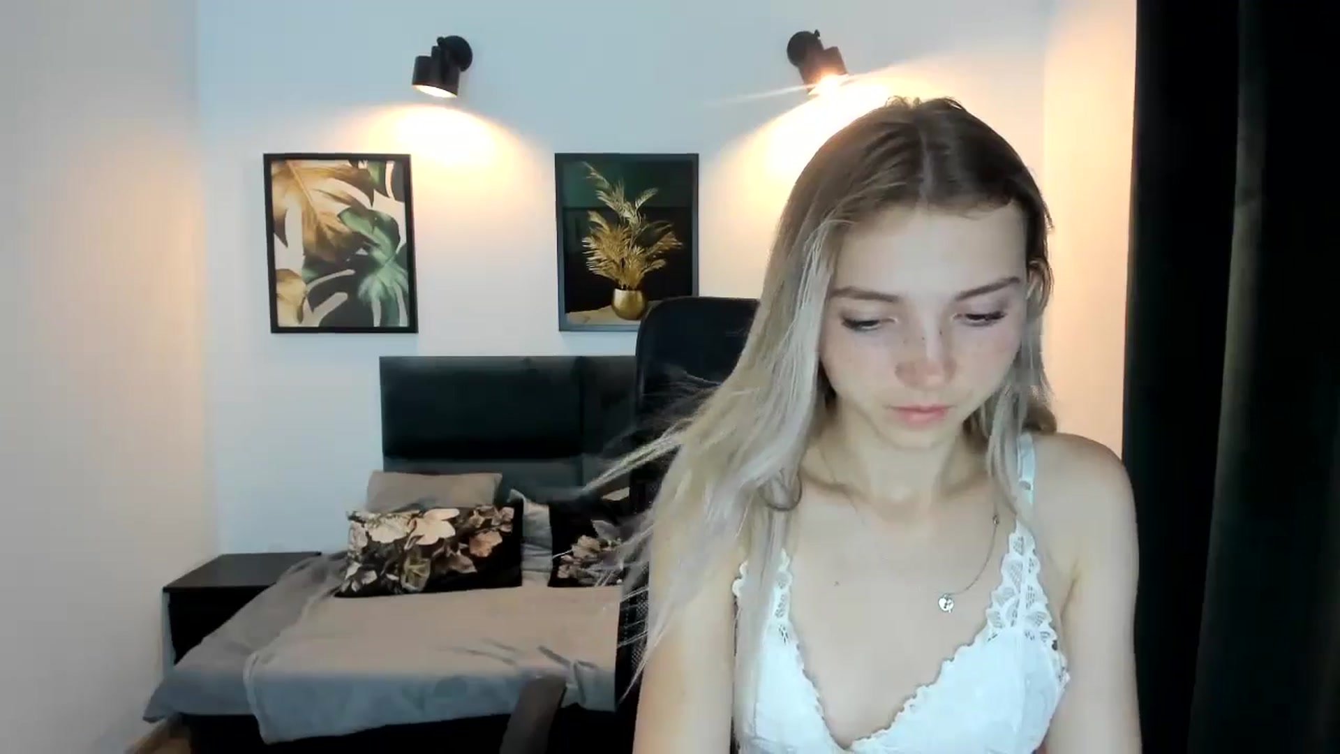 Gallery image thumbnail from Daisyy's myfreecams stream on, 08/20/2024, 01:28 image 15 of 20