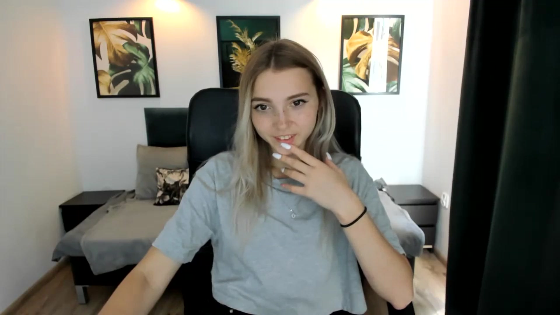 Gallery image thumbnail from Daisyy's myfreecams stream on, 08/22/2024, 13:35 image 13 of 20