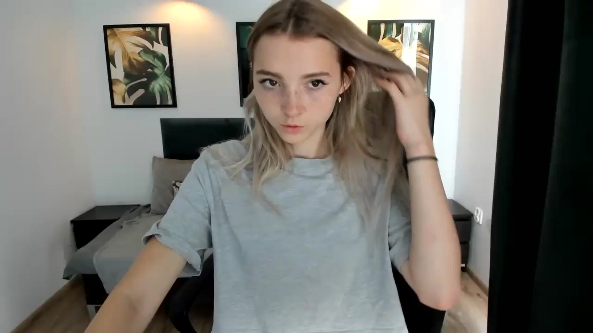 Gallery image thumbnail from Daisyy's myfreecams stream on, 08/22/2024, 14:34 image 1 of 20