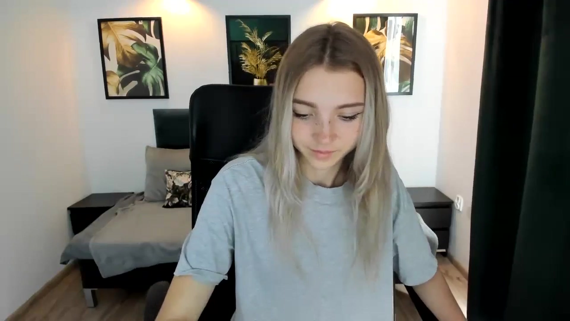 Gallery image thumbnail from Daisyy's myfreecams stream on, 08/22/2024, 14:34 image 18 of 20