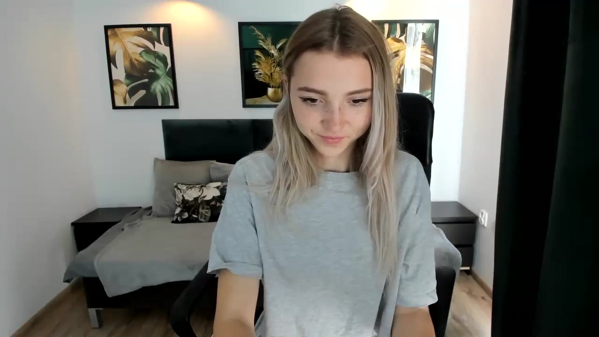 Gallery image thumbnail from Daisyy's myfreecams stream on, 08/22/2024, 14:34 image 2 of 20