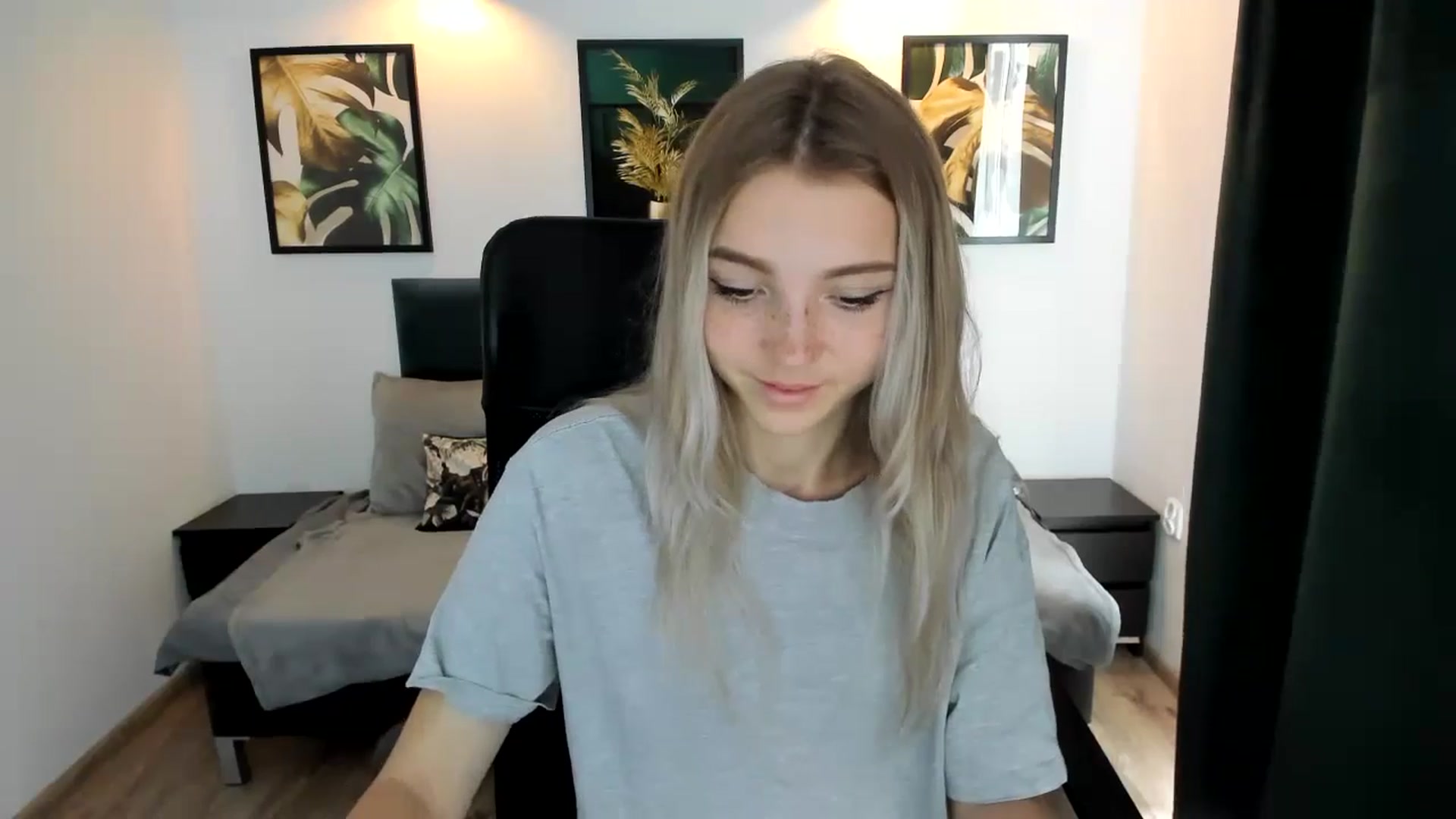 Gallery image thumbnail from Daisyy's myfreecams stream on, 08/22/2024, 14:34 image 19 of 20