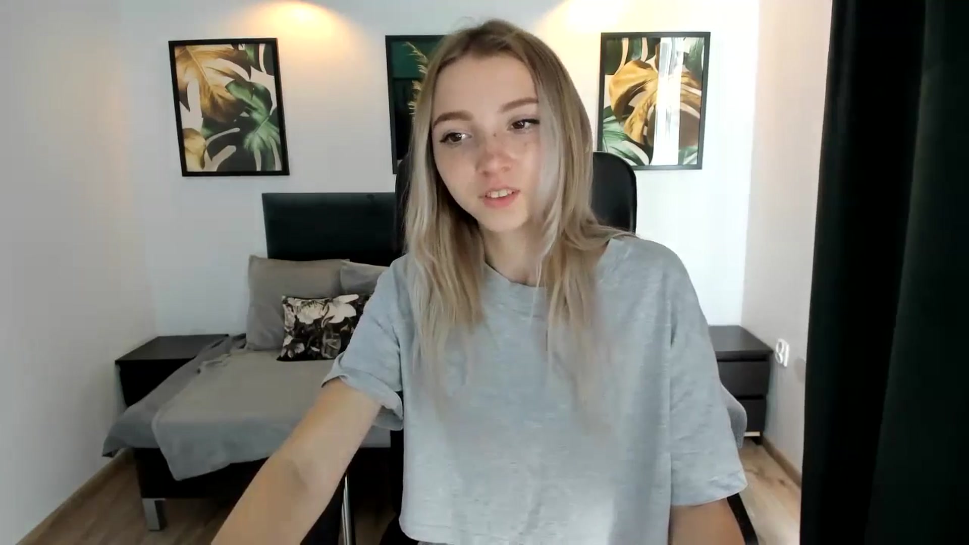 Gallery image thumbnail from Daisyy's myfreecams stream on, 08/22/2024, 14:34 image 5 of 20