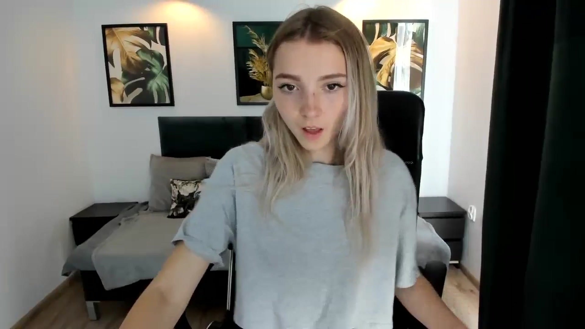 Gallery image thumbnail from Daisyy's myfreecams stream on, 08/22/2024, 14:34 image 3 of 20