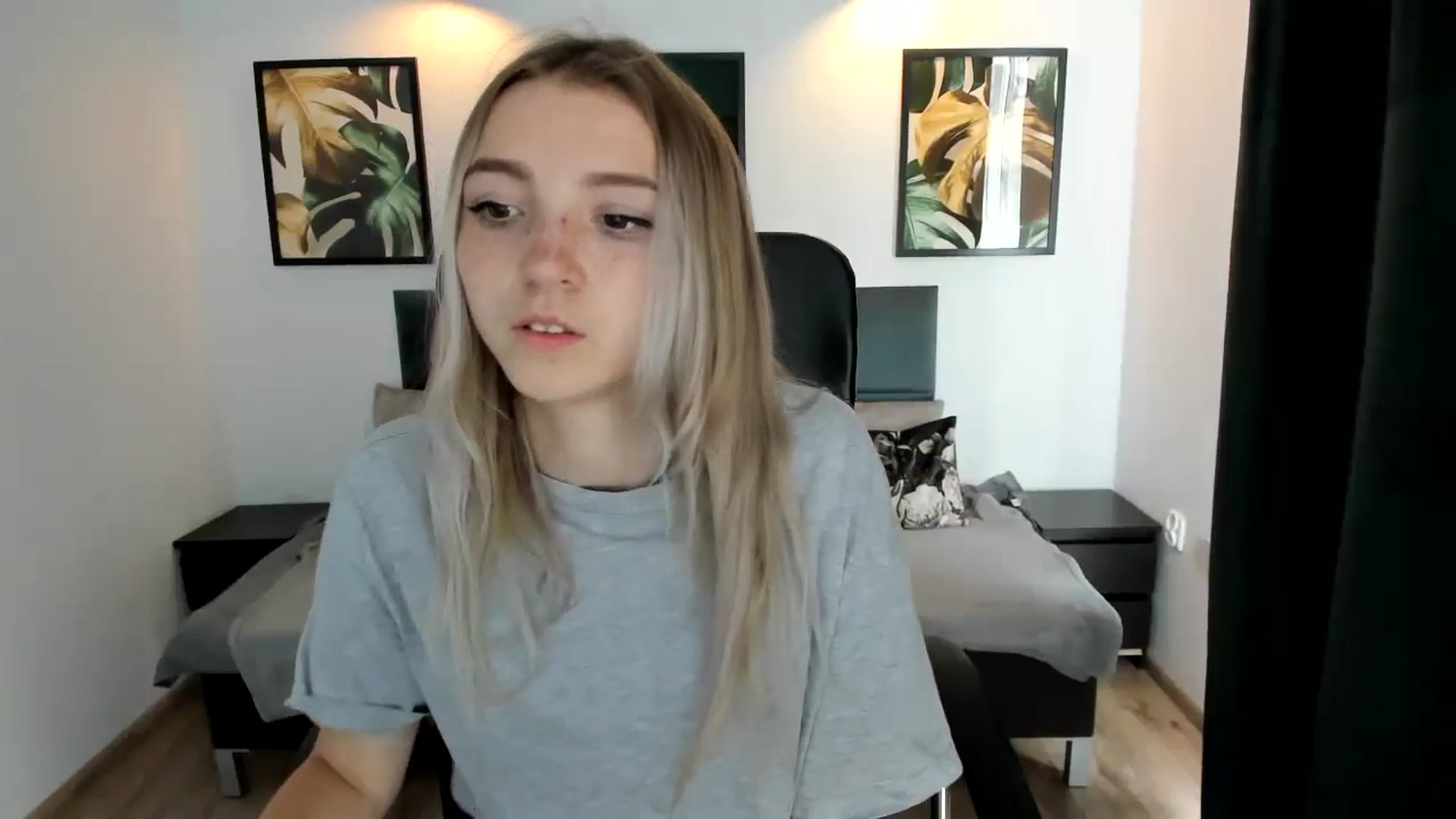 Gallery image thumbnail from Daisyy's myfreecams stream on, 08/22/2024, 14:34 image 9 of 20